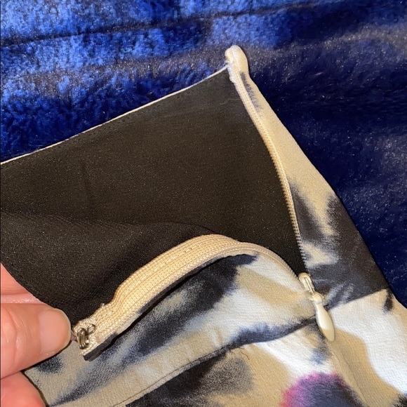 THE LIMITED. SILK MIDI SKIRT.SUBTLE FLORAL PATTERN - Picture 5 of 10